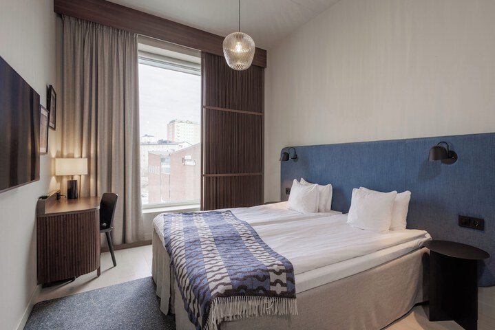Room 21 of 100
