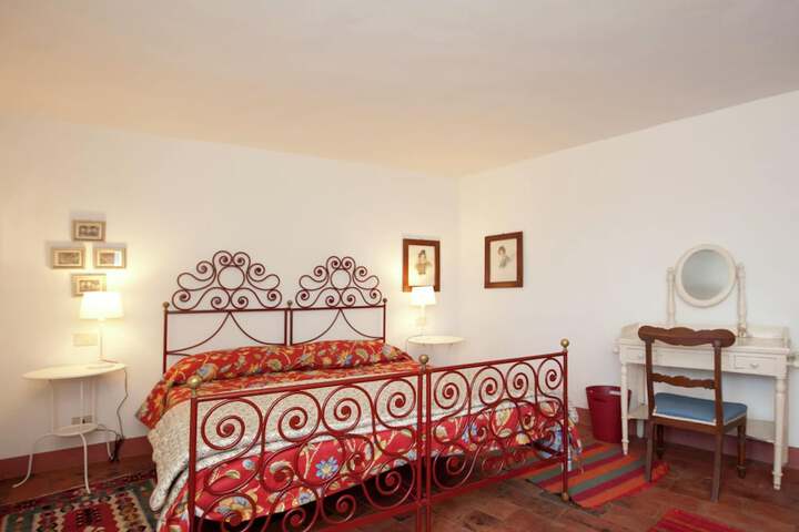 Room 6 of 40