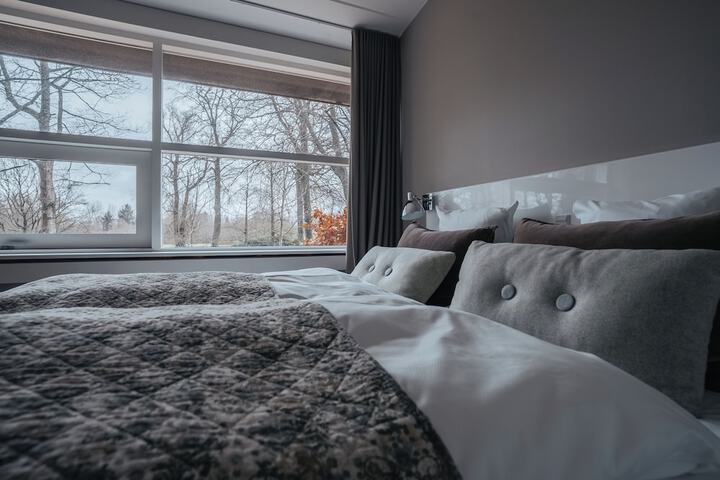 Room 42 of 80