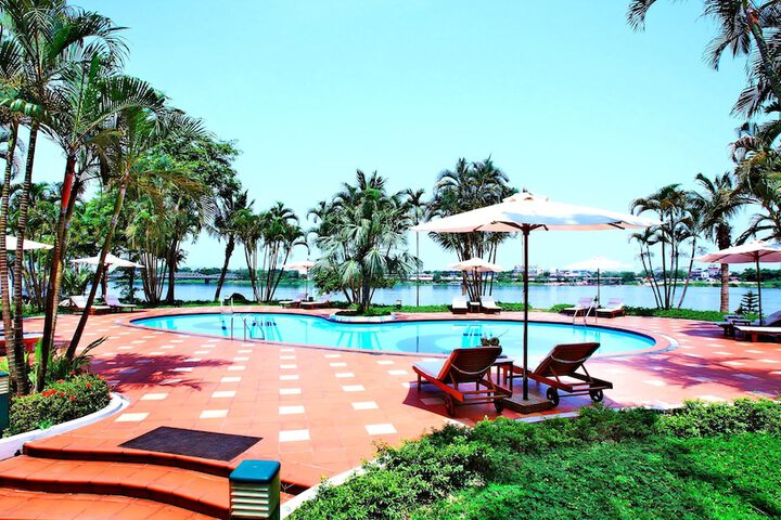 Pool 60 of 194