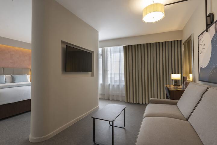 Room 42 of 86