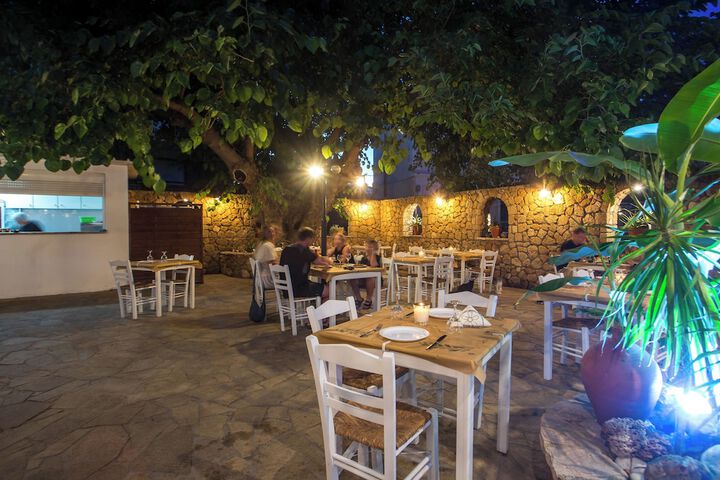 Dining 88 of 151