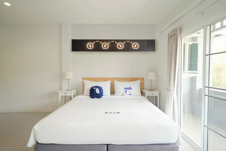 Room 4 of 64