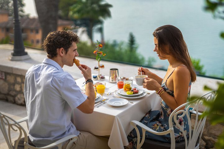 Breakfast/Coffee Service 52 of 65