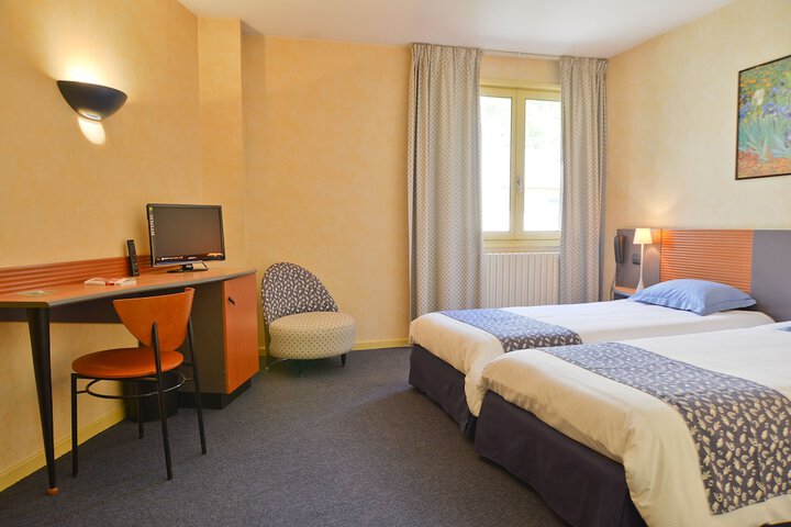 Room 6 of 20