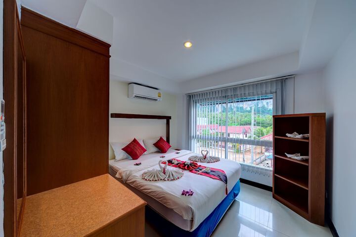 Room 5 of 33