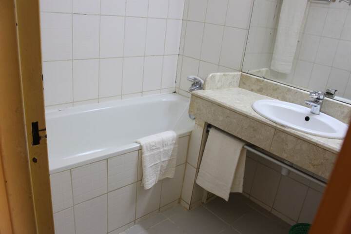 Room 12 of 36
