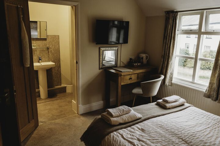 Room 4 of 35
