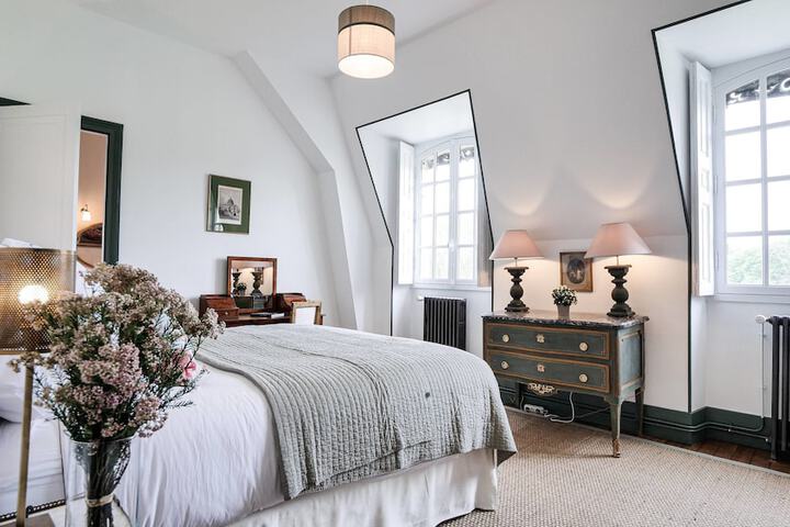 Room 1 of 31