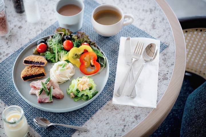 Dining 70 of 78