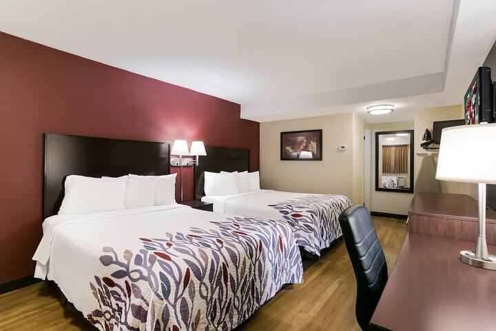 Deluxe 2 Queen Beds (6 of 23)
