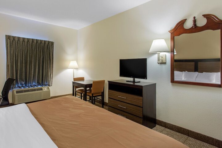 1 King Bed (9 of 15)