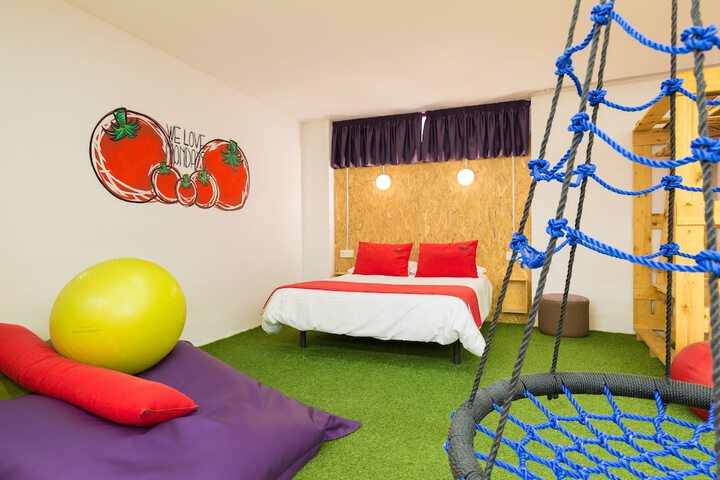 Room 45 of 103