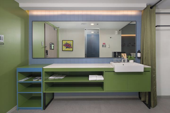 Room 39 of 63