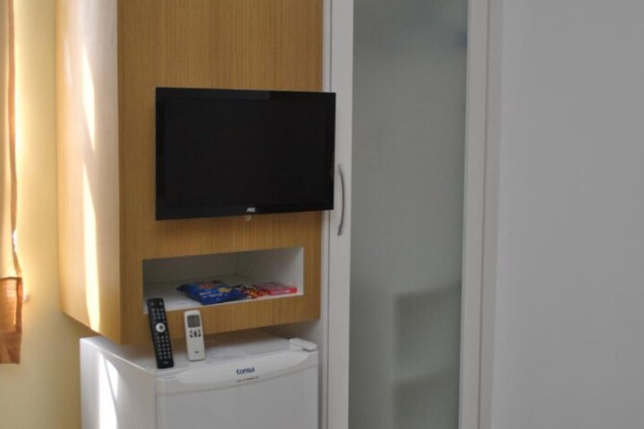 Room 12 of 32