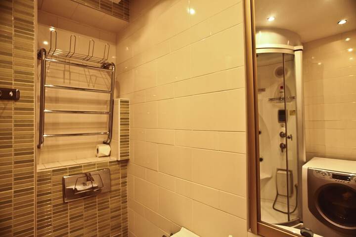 Room 156 of 176