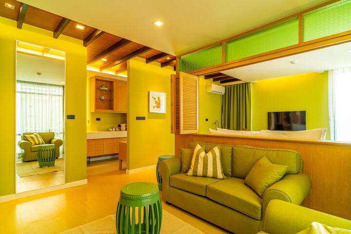 Room 14 of 33
