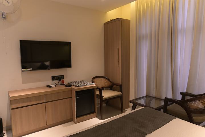 Room 13 of 72