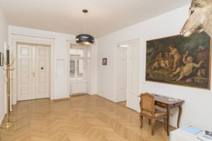 Room 45 of 62