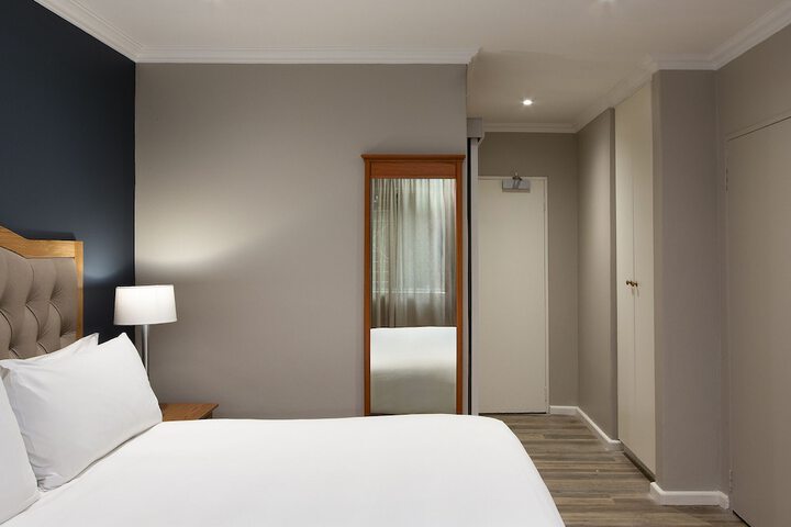 Room 10 of 73