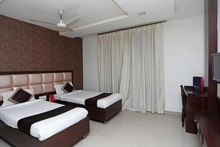 Room 14 of 19