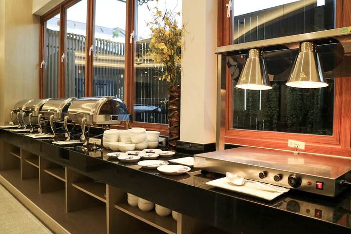 Dining 60 of 64