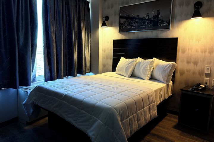 Room 10 of 22