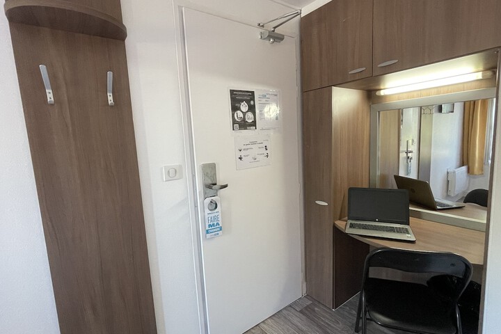 Room 14 of 51