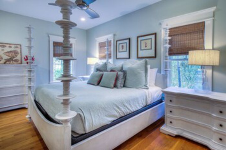 Room 16 of 22