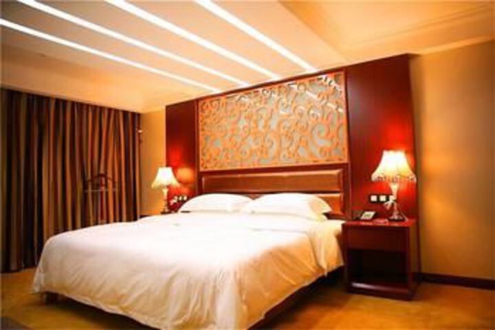 Room 4 of 20