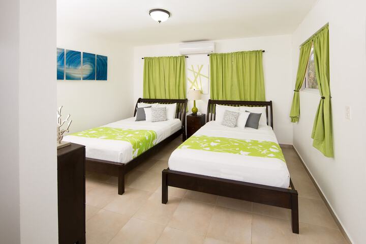 Room 4 of 181
