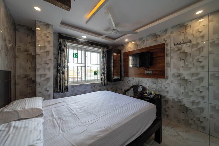Room 8 of 27