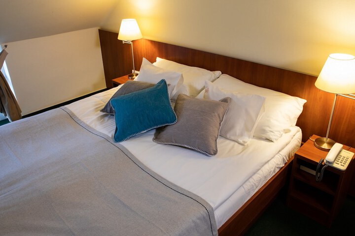 Room 25 of 86