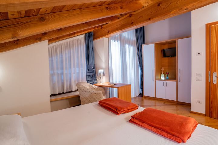 Room 20 of 83
