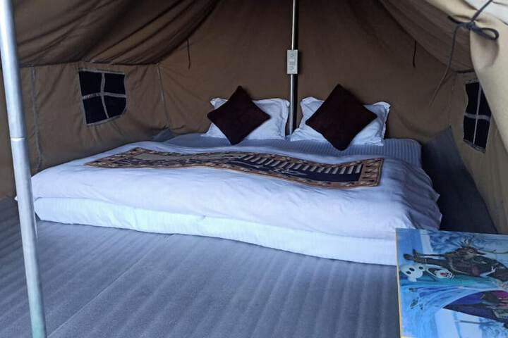 Room 2 of 18