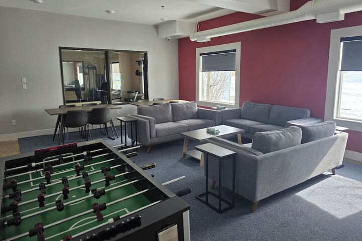 Lounge 29 of 30