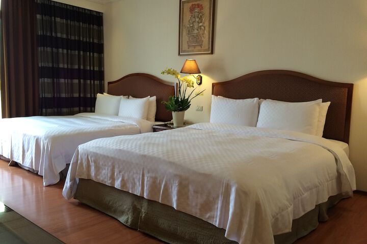 Room 16 of 37