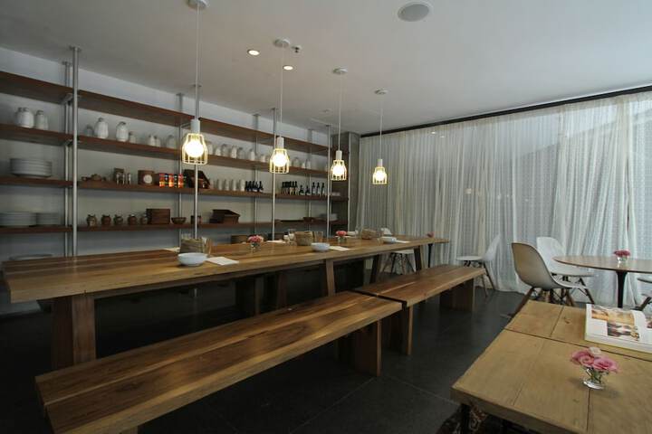 Dining 85 of 136
