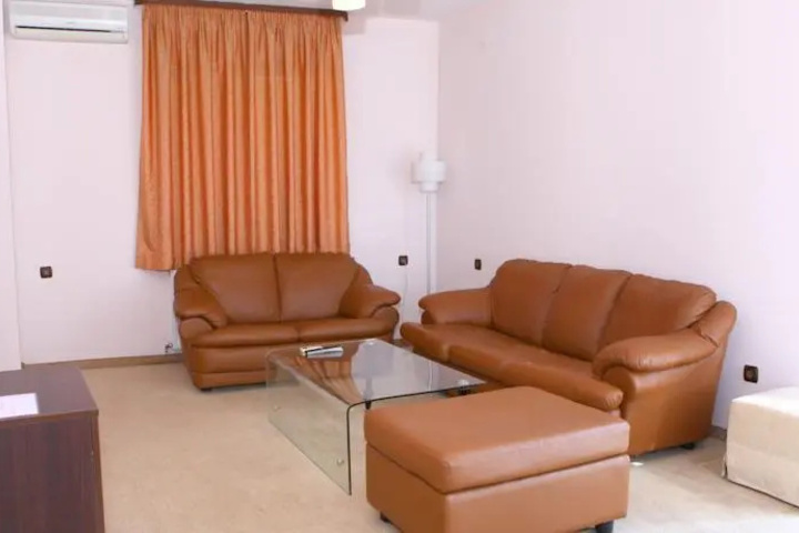 Room 7 of 14