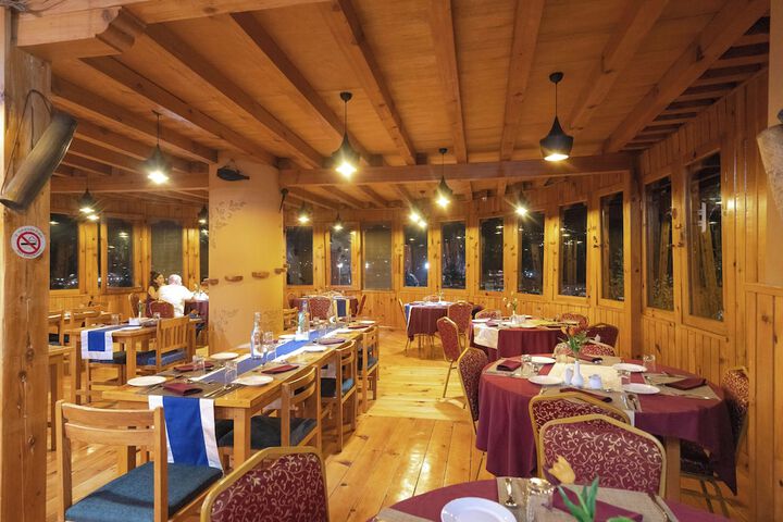 Dining 54 of 72