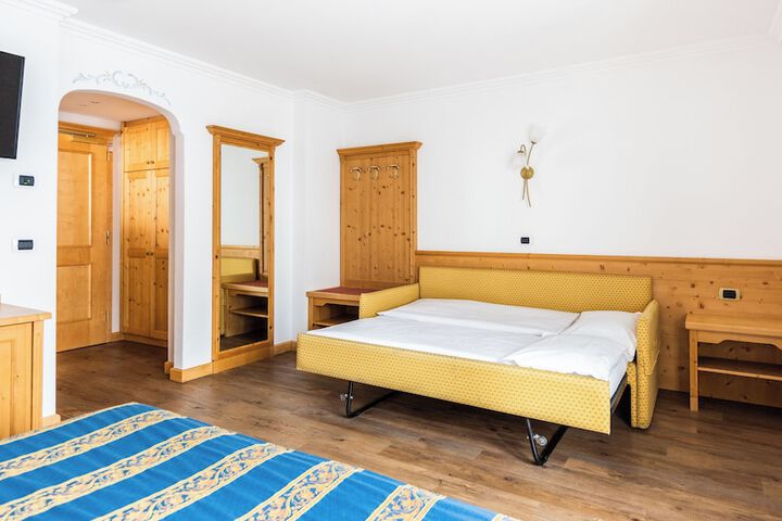 Room 93 of 97