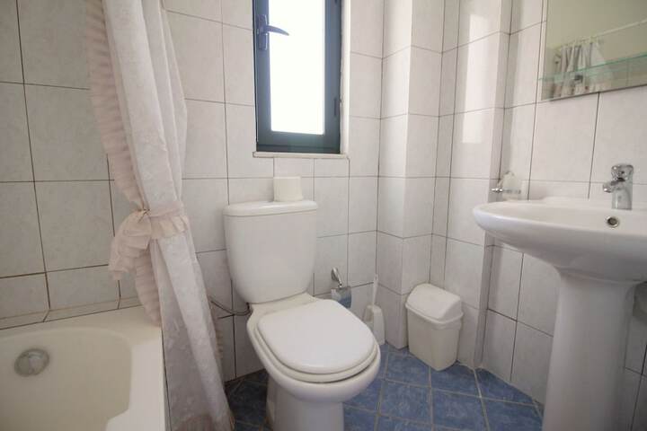 Room 144 of 177