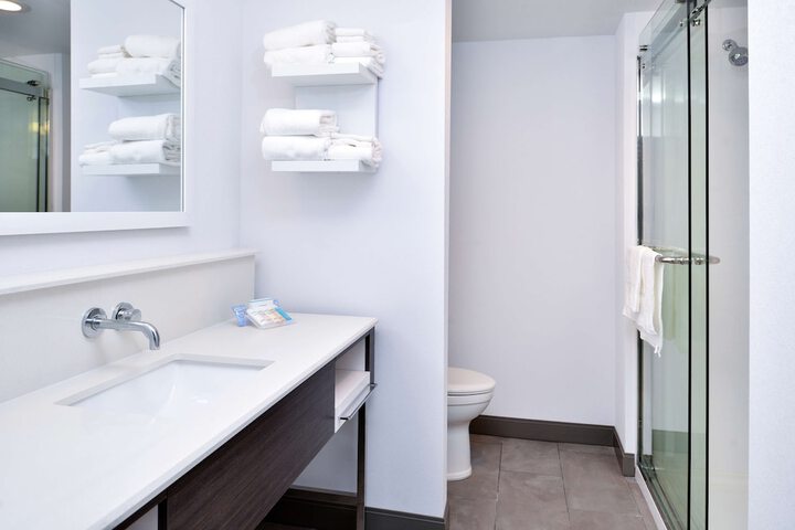 Bathroom shower