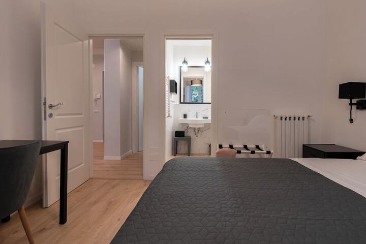 Room 5 of 25
