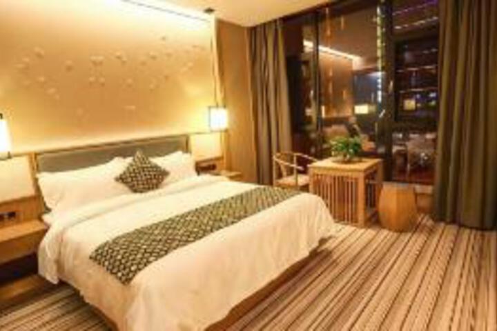 Room 5 of 7