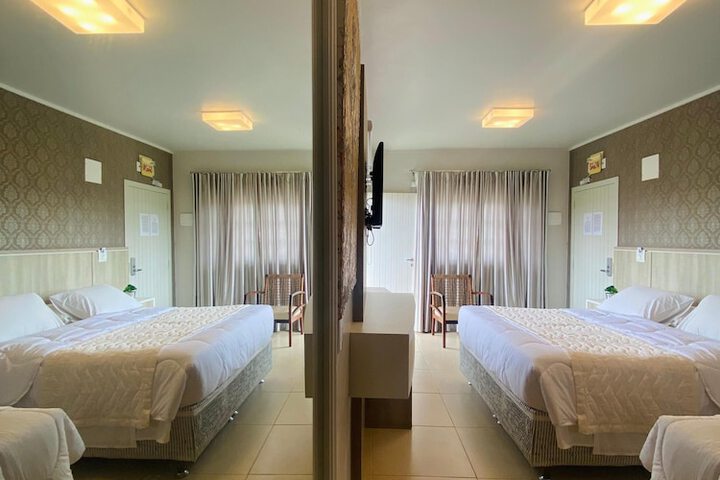 Room 2 of 39