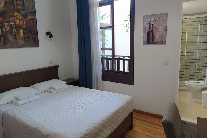 Room 27 of 70