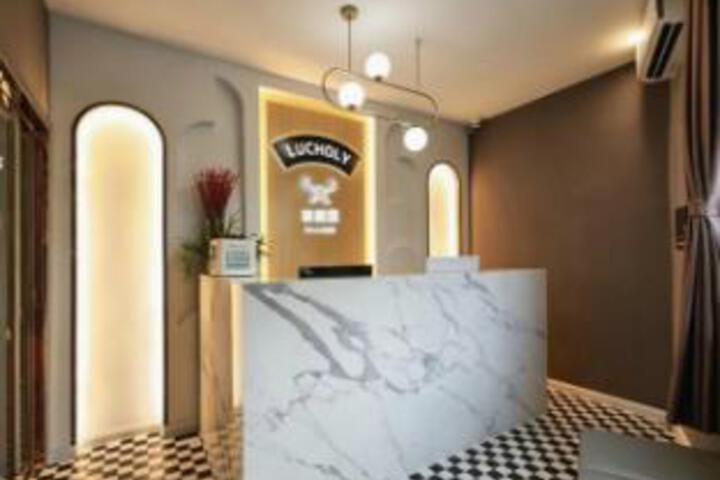 Lucholy Hotel (Yuelushan University Town Branch)