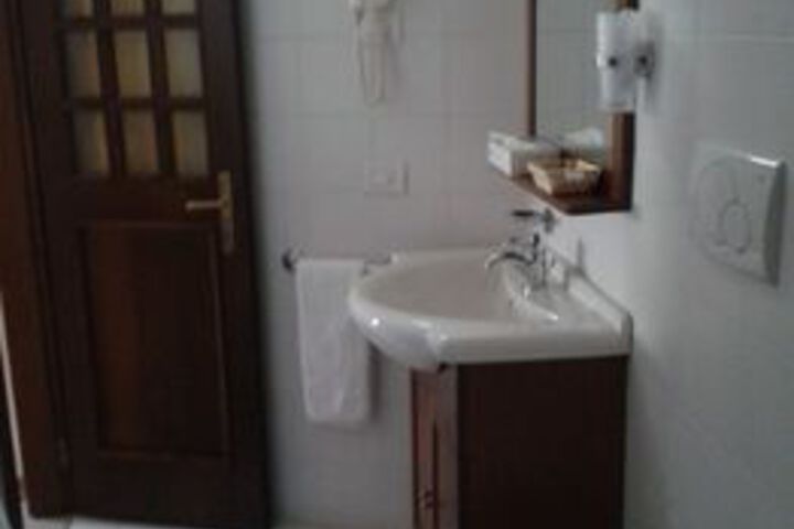 Room 4 of 54