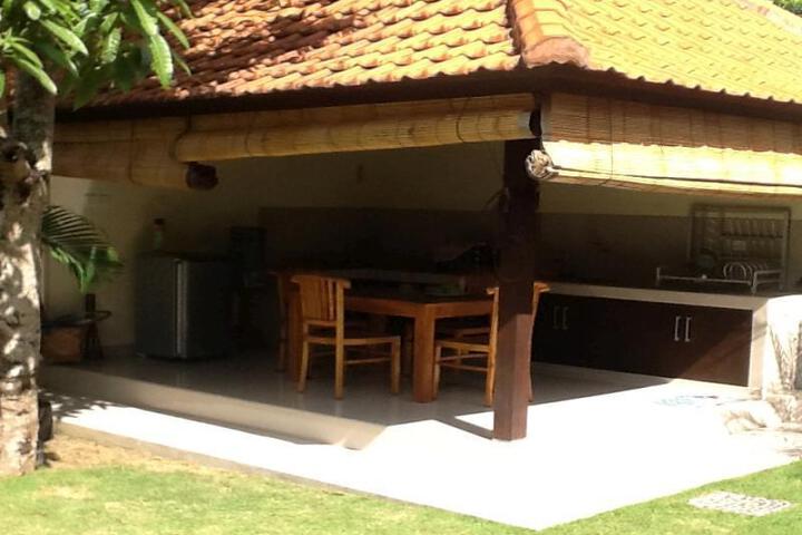 Rumah Garden Berawa Canggu Villa